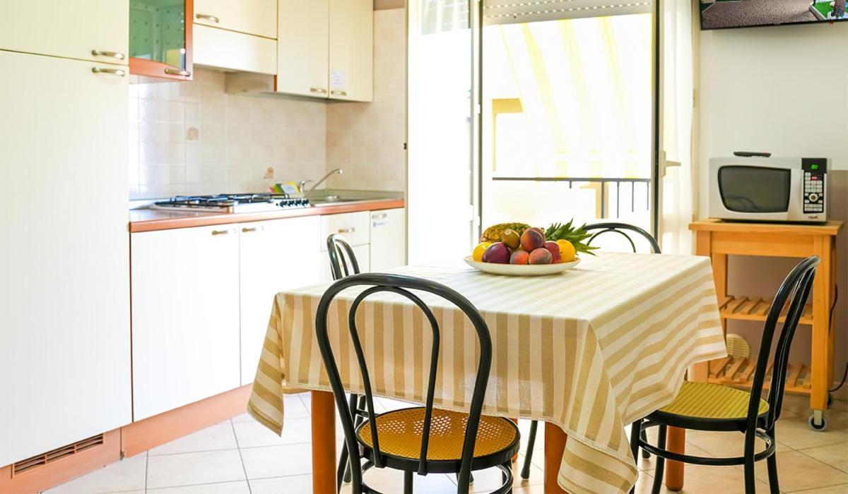 Residence Riviera อัลบา อาดริอาติกา ภายนอก รูปภาพ