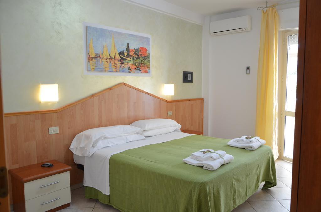 Residence Riviera อัลบา อาดริอาติกา ภายนอก รูปภาพ