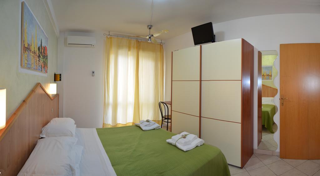 Residence Riviera อัลบา อาดริอาติกา ภายนอก รูปภาพ